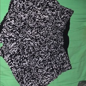 Reversible lulu shorts !RARE!